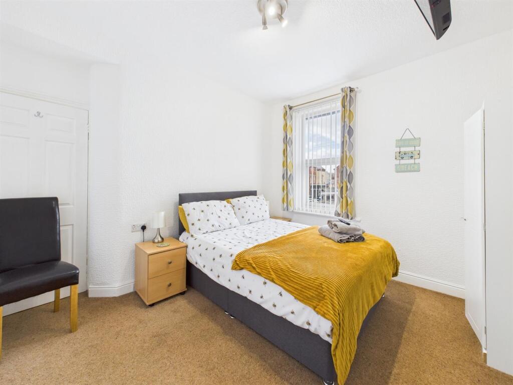 Bedroom: