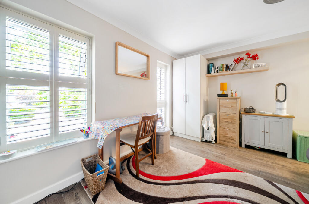 1313720-10-6853d7...