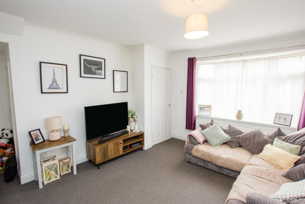 living room_2.jpg