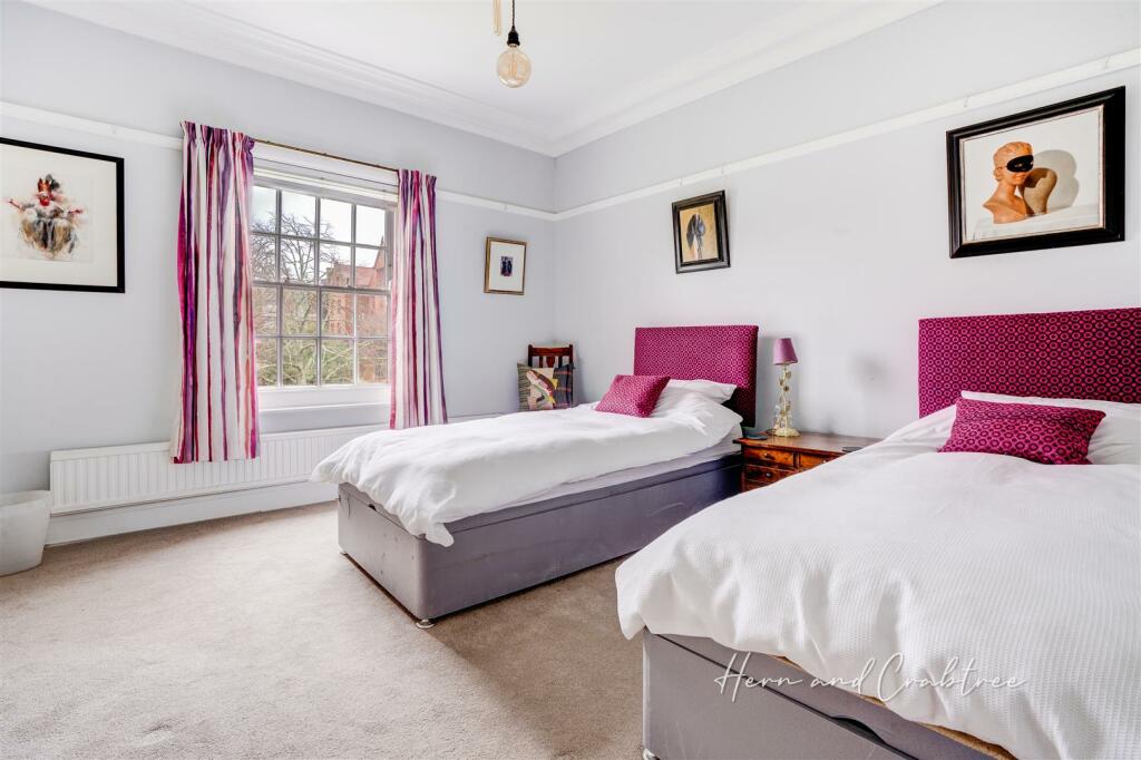 Queen Anne Square, Cardiff, HernCrabtree (27).jpg