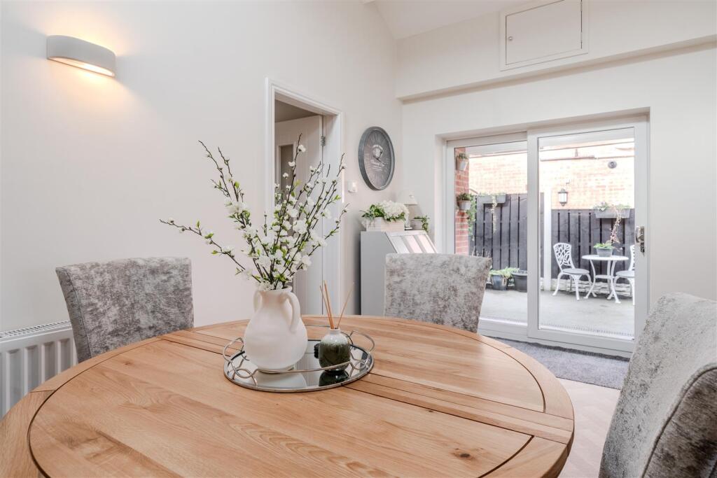 Dining Room-3.jpg