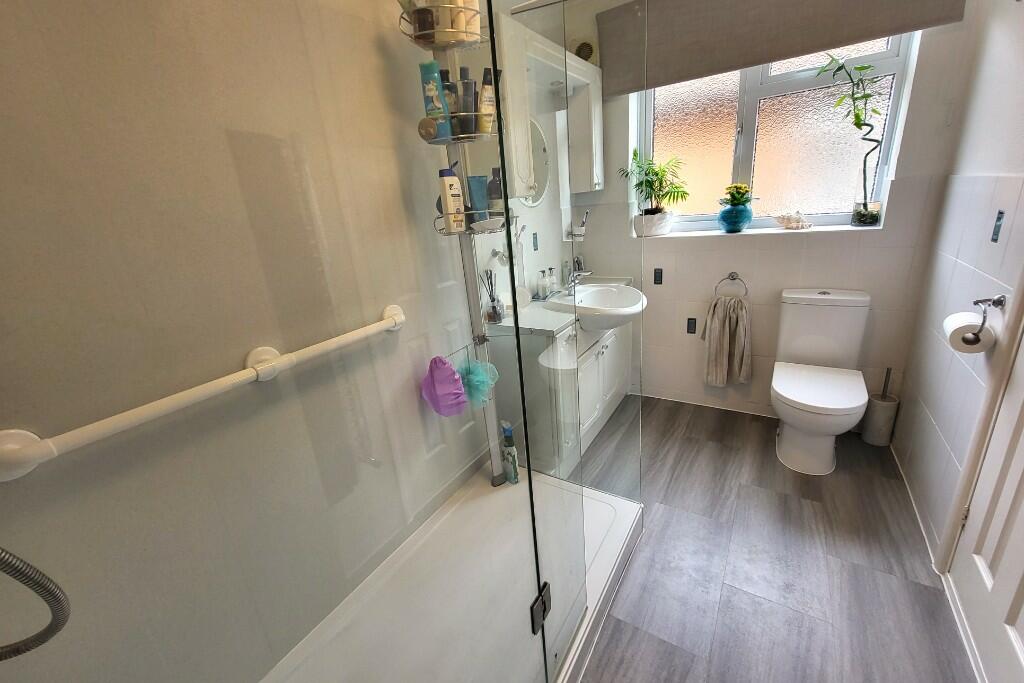 Modern Bathroom 