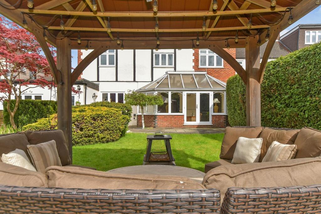 External Lifestyle Photograph