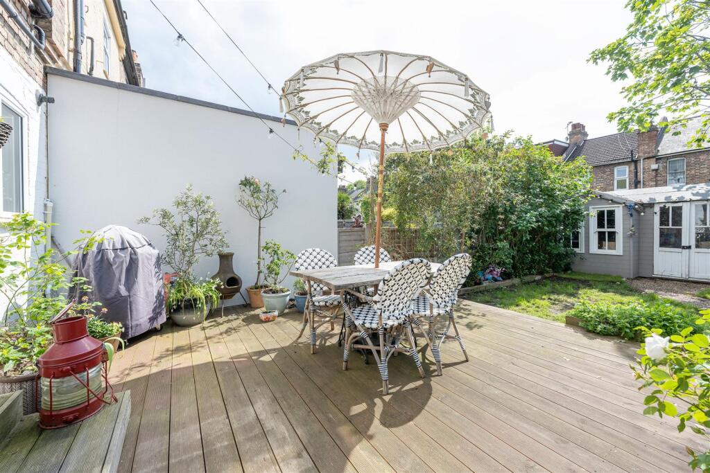 Millicent Road, E10