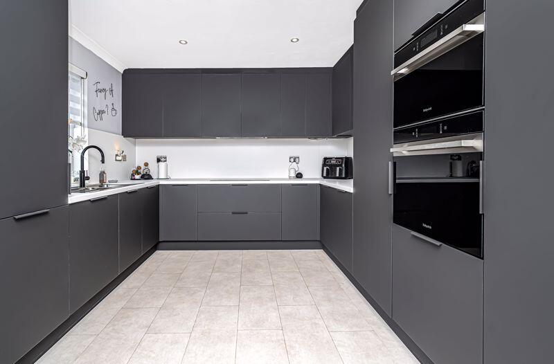 Breakfasting Kitchen