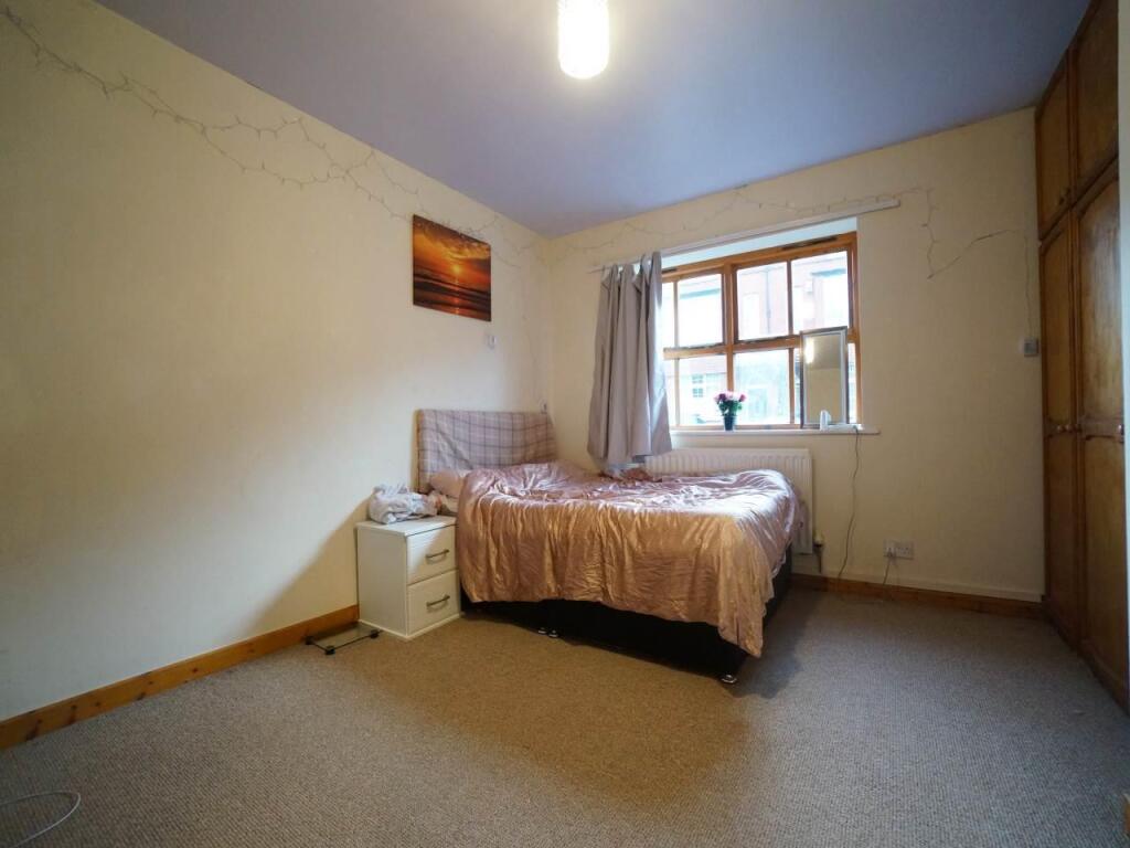 Bedroom 2.JPG
