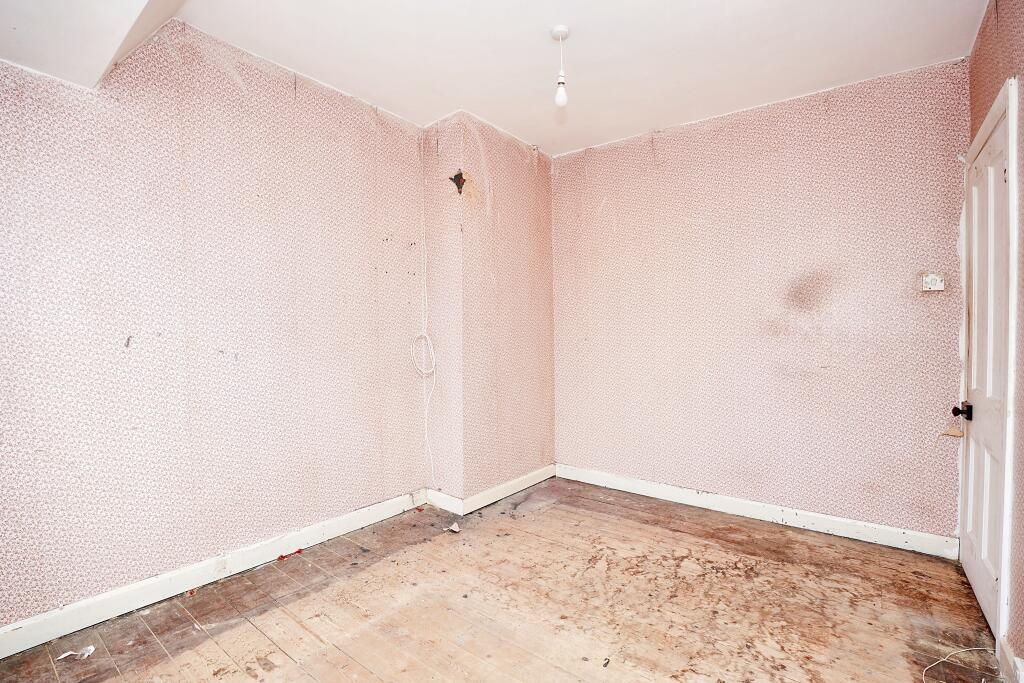 82 Woodlands Road, Chippenham, Wiltshire, SN14 0HG