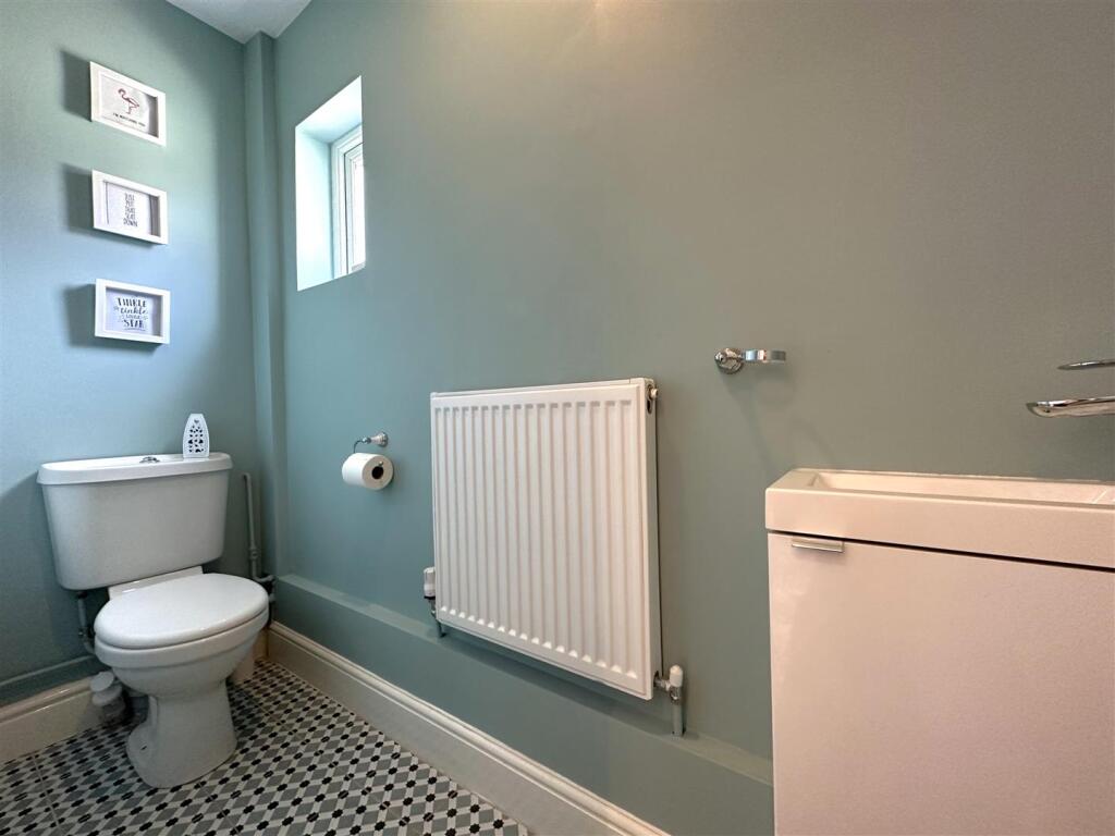 Ground Floor W.C 550