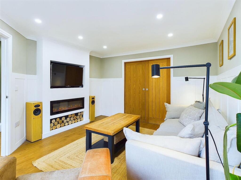 Lounge 1.