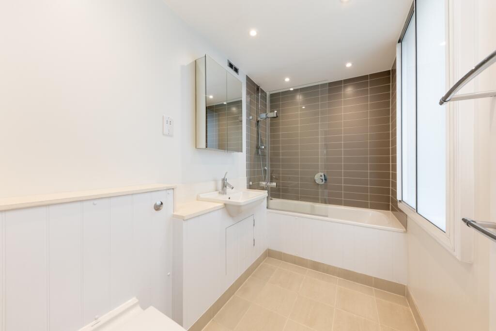 Pont Street 8-10 ...