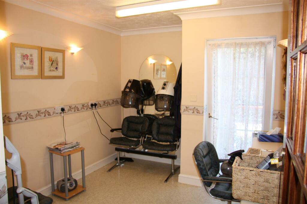 Hairdressing Salon.JPG