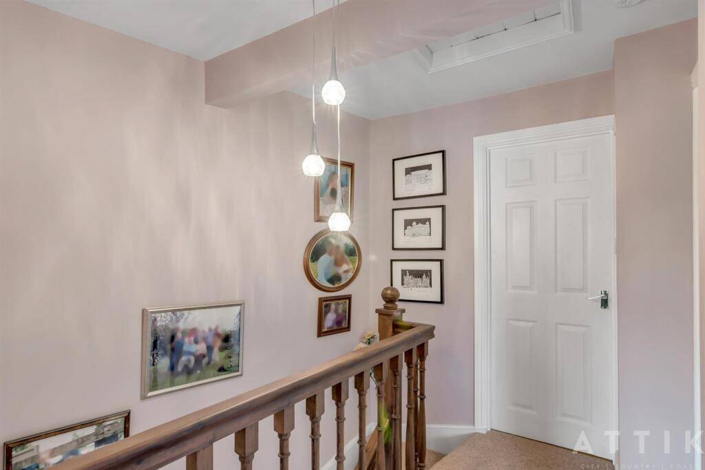 Attik 11 St Johns Road Bungay NR35 1DH (10).jpg