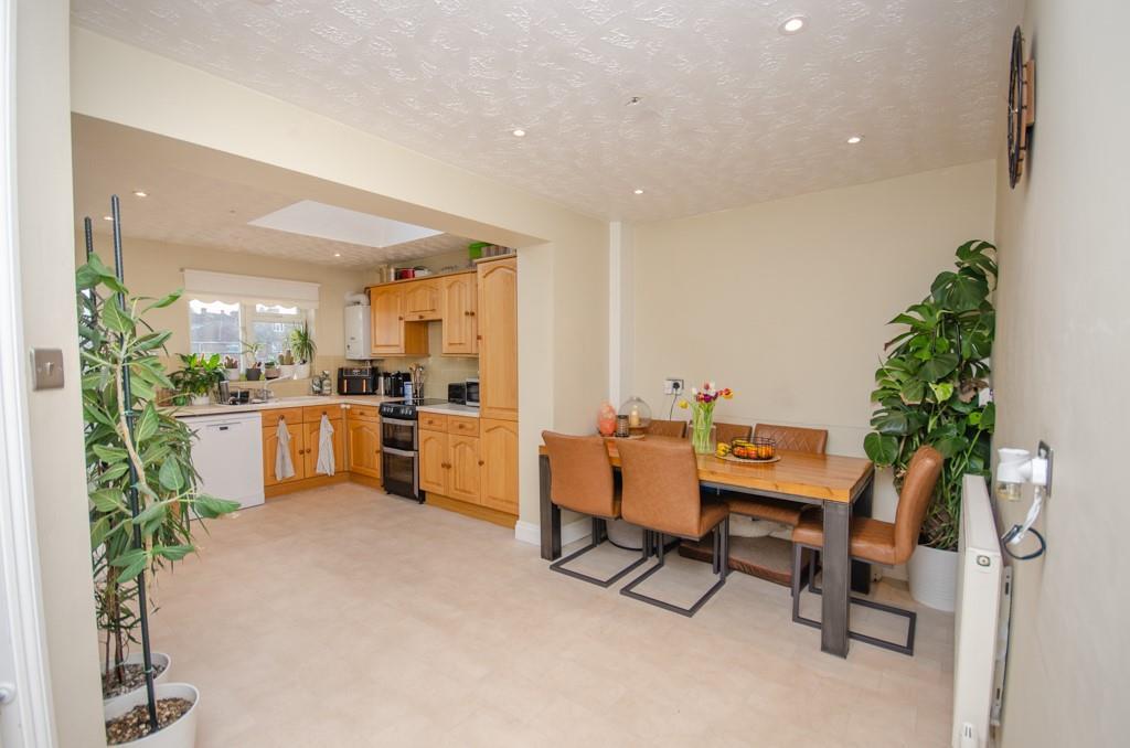 Kitchen pic 3.jpg