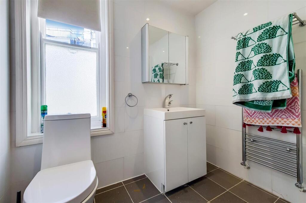 Main En-Suite