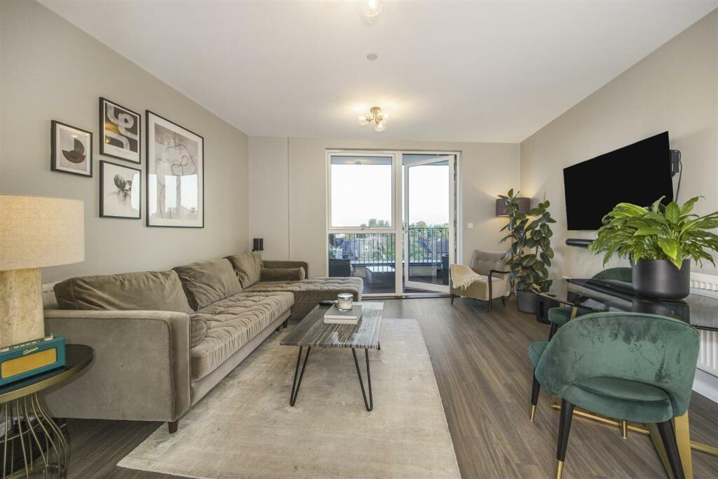 5) Braithwaite House, Troubridge square -007.JPG