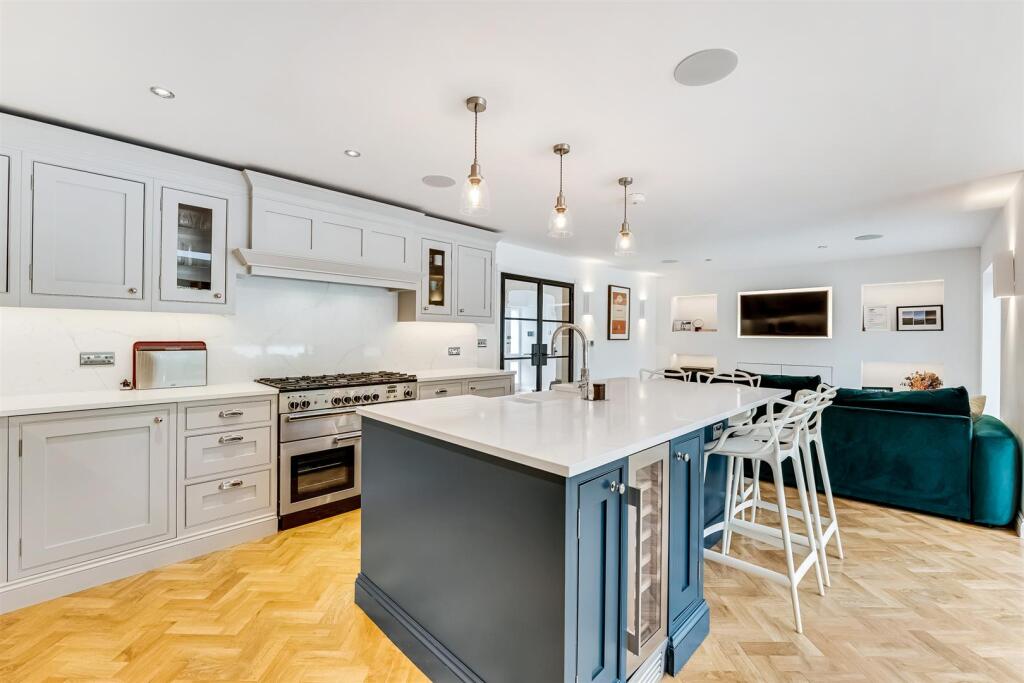 Live In Breakfast Kitchen