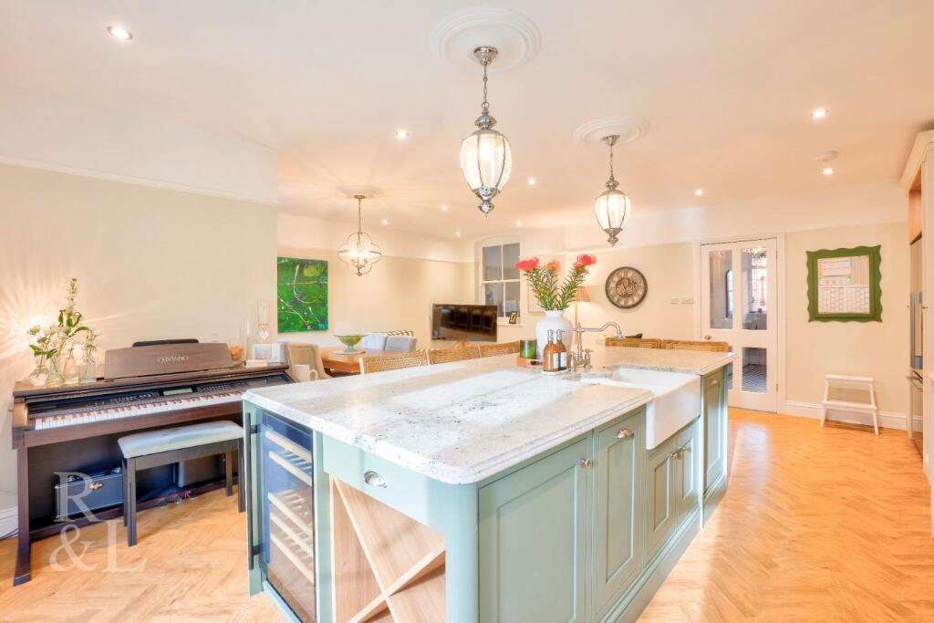 89 Burton Road (30).jpg