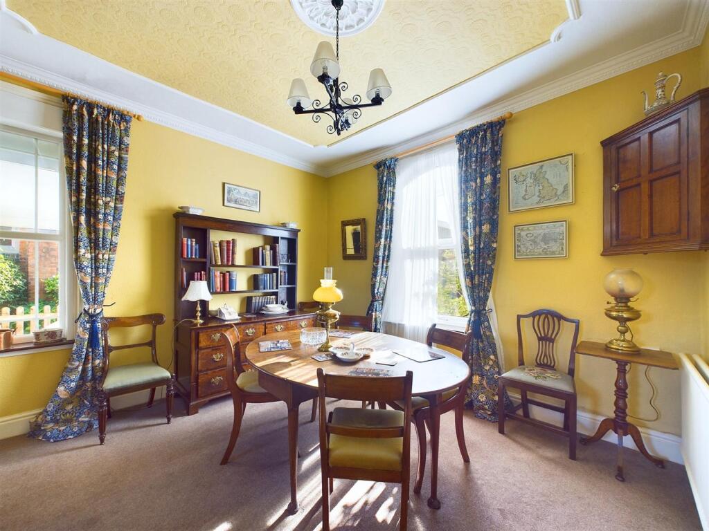 Living Room/Dining Room