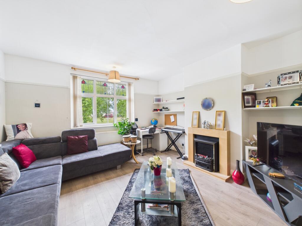 CAM02023G0-PR0146-STILL001