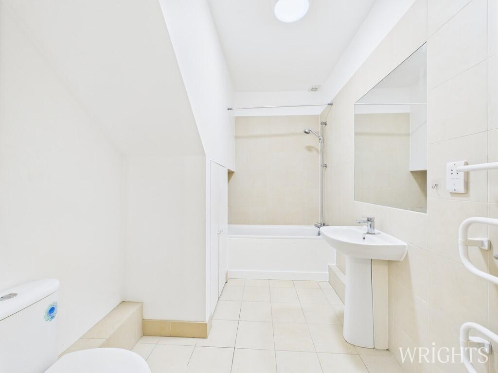 CAM02796G0-PR0475...