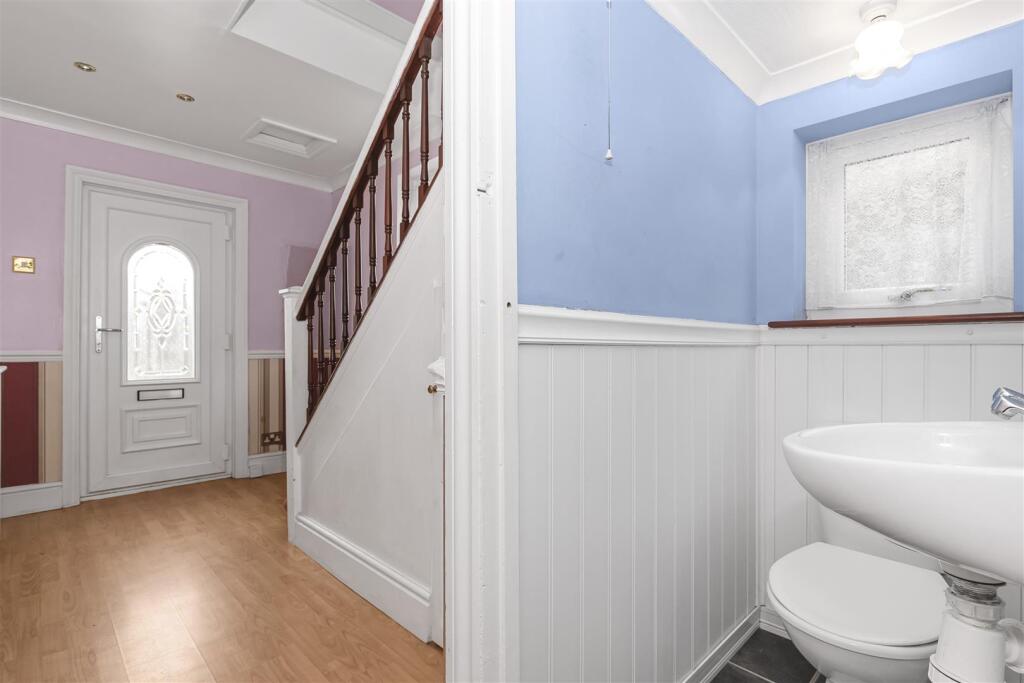 Hall WC.jpg