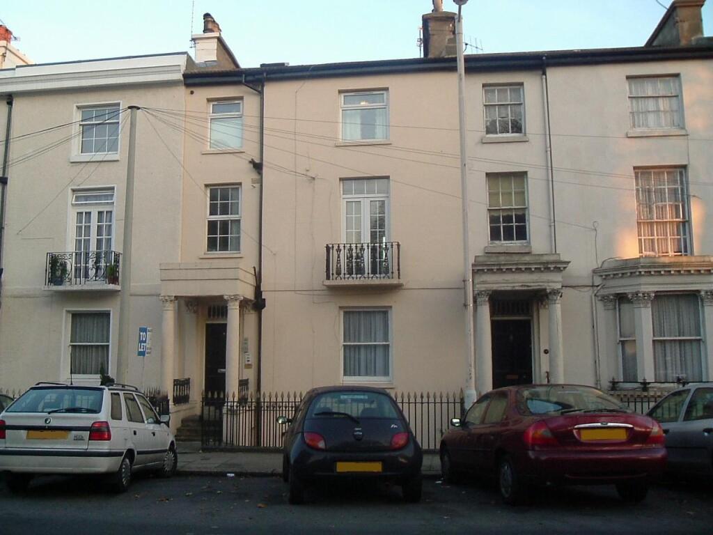 1 bed flat to rent Burch Road, Northfleet DA11