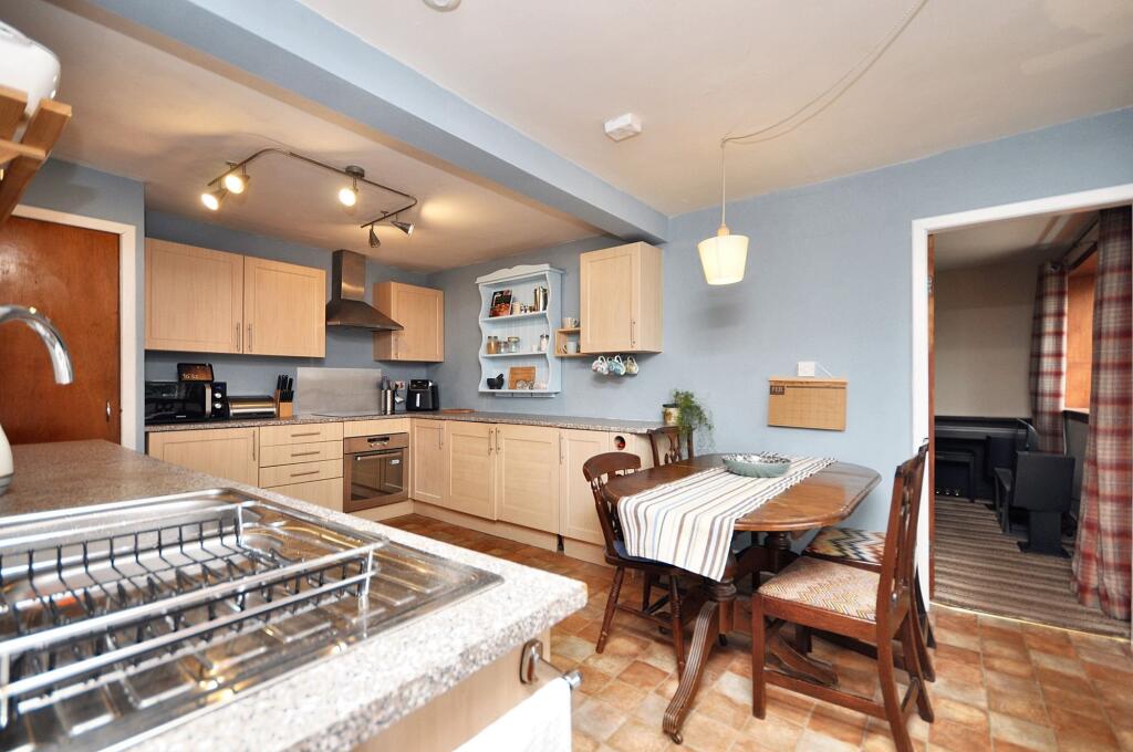 Dining kitchen
