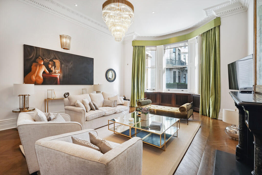 Flat D 12-12A Enn...