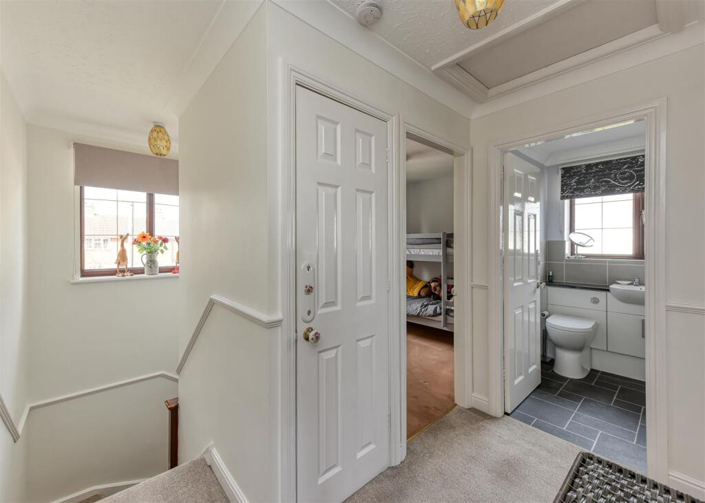 14 Greenacre Drive-landing.jpg