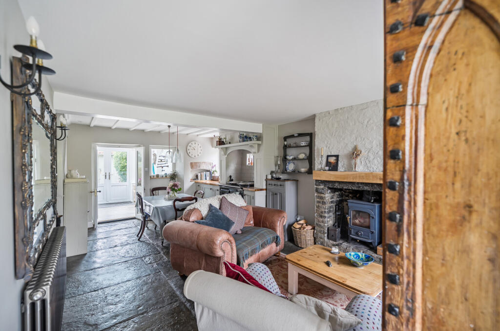 1356480-12-68cbff...