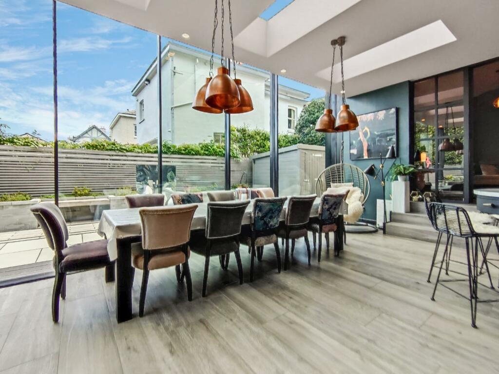 Dining Kitchen 4