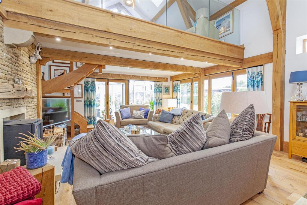 Impressive Vaulted Reception Room