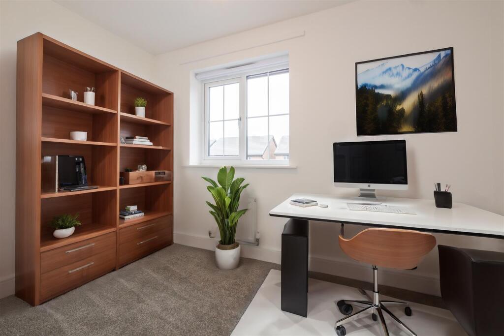 Home Office / Bedroom 3