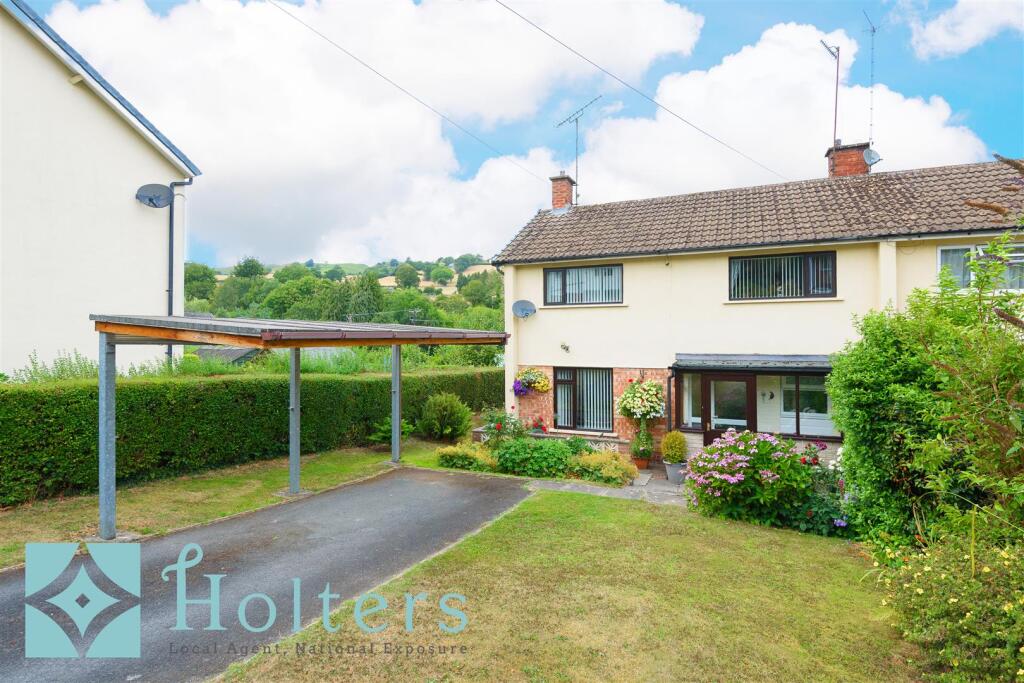 13 Llewellyn Road, Kington-03.jpg