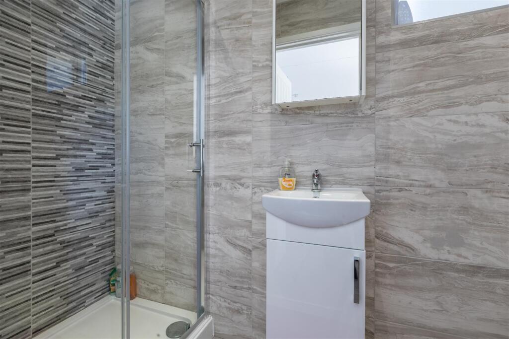 Studio/Annexe Shower Room