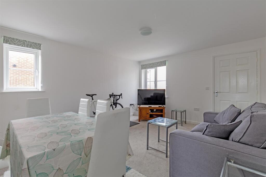 Reception Room-1.jpg