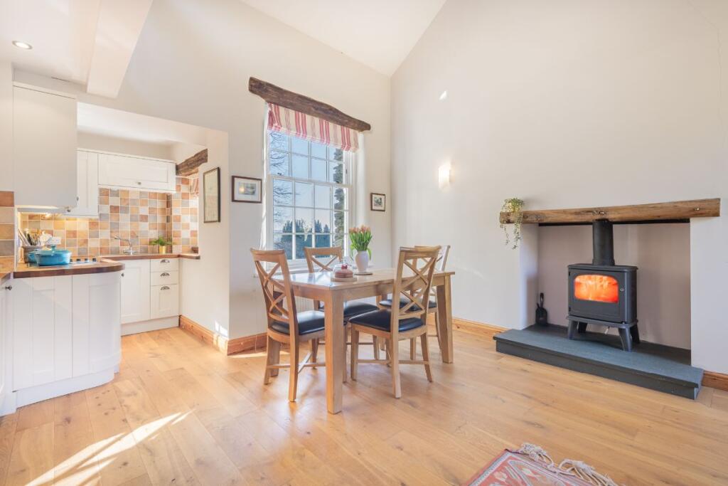 The Cottage - Kitchen and Dining