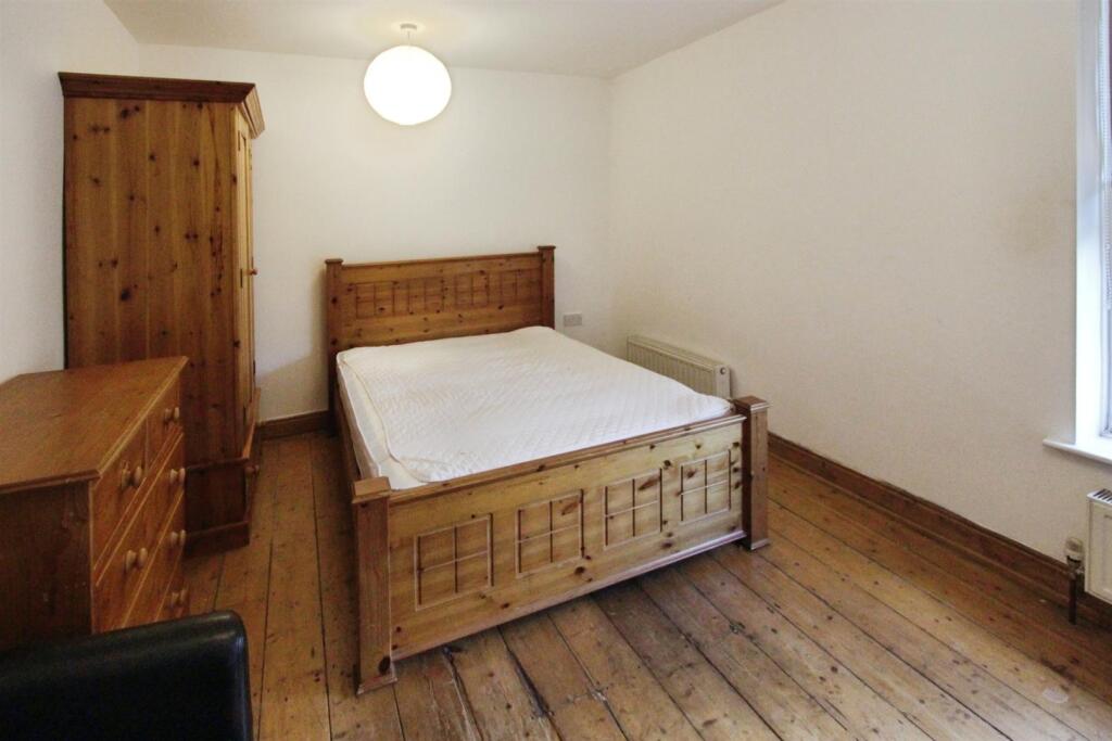 60aa4fd1-5. 20back 20bedroom.JPG
