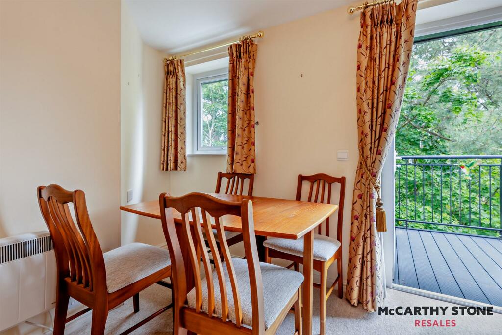 8608949-interior15-800.JPG