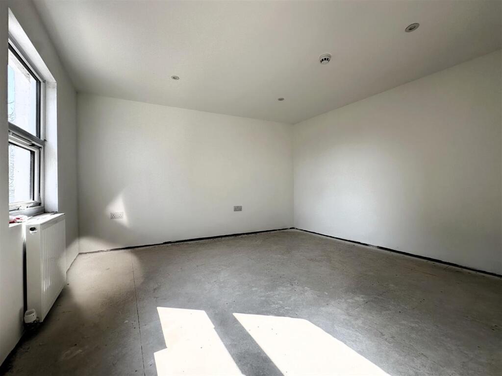 Bedroom 3.jpg