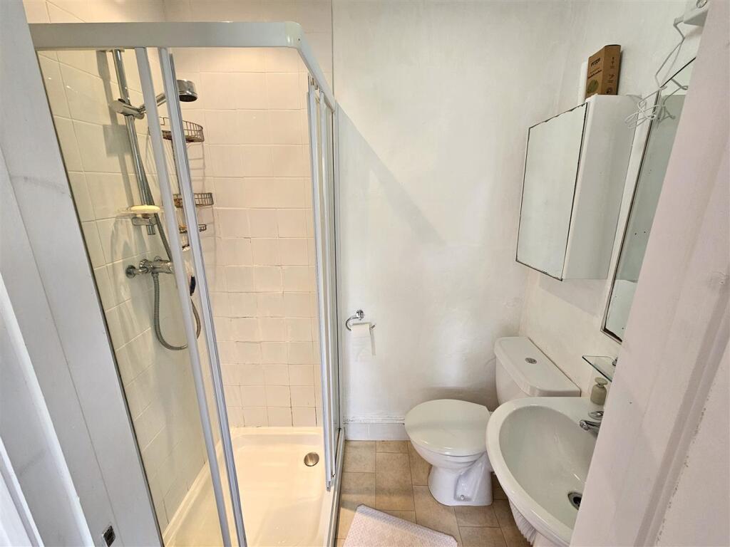 En Suite Shower Room.jpg