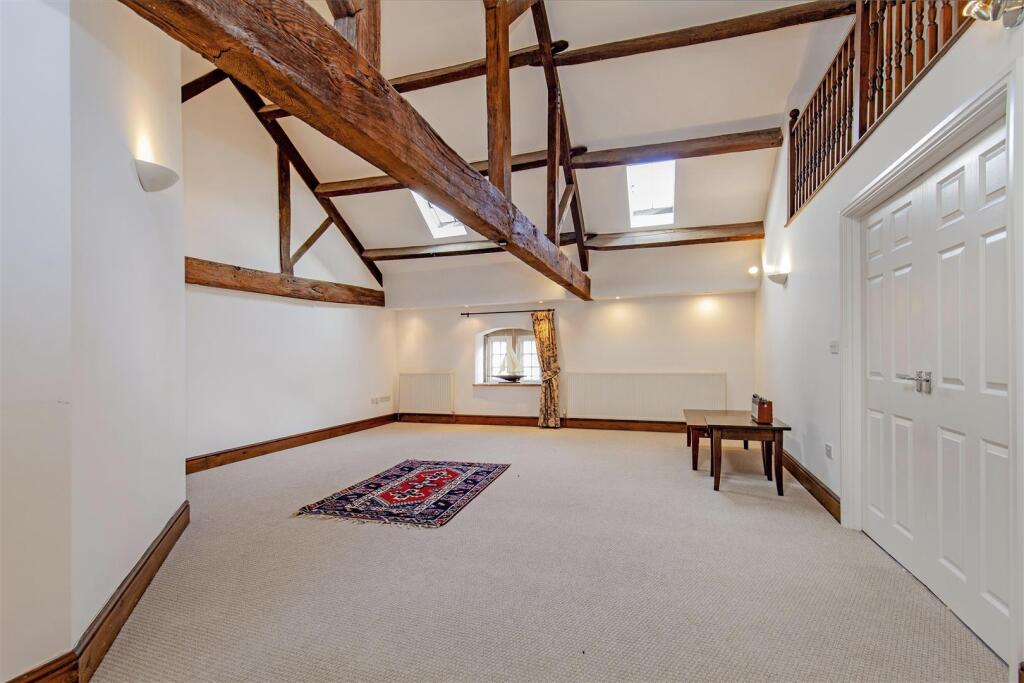 Reception Room-1.jpg