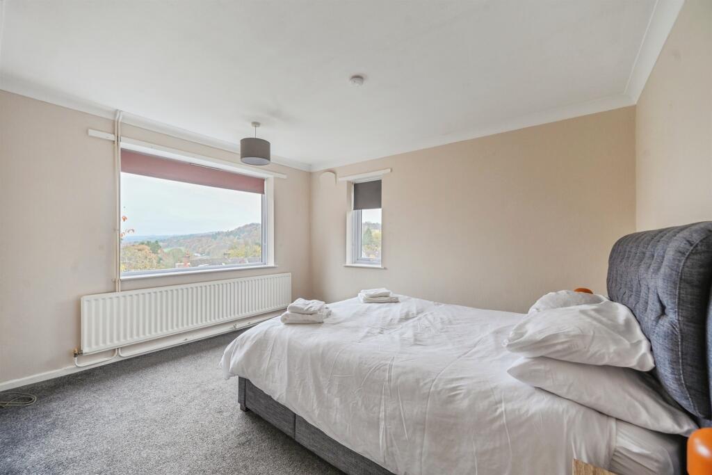 Bedroom: