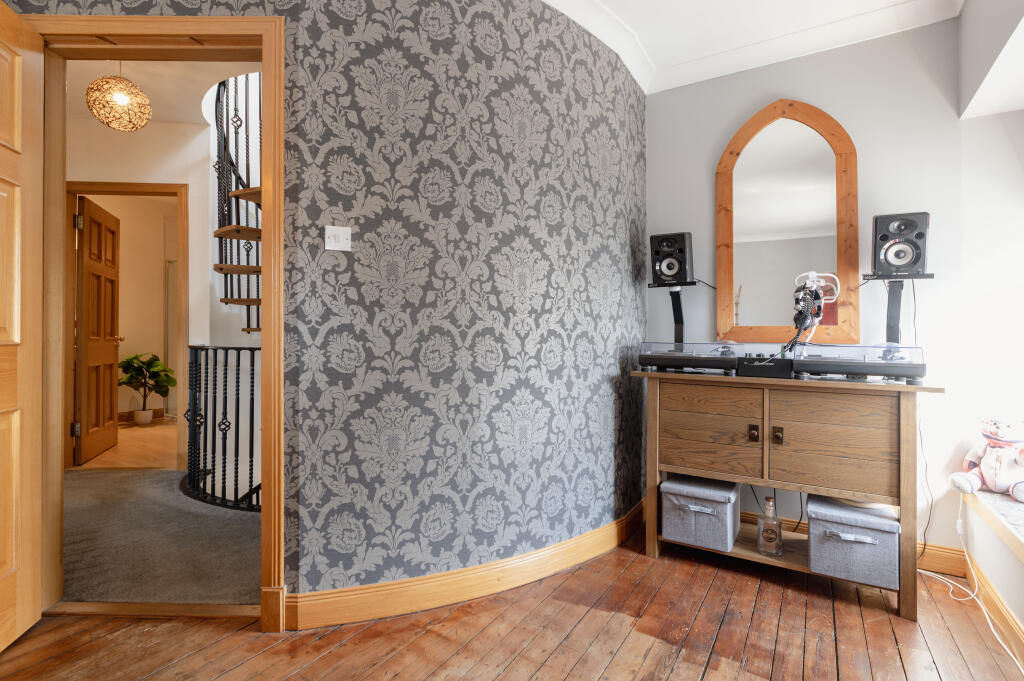 Lounge to Stairwell