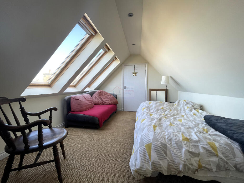 Bedroom 5 a.JPG