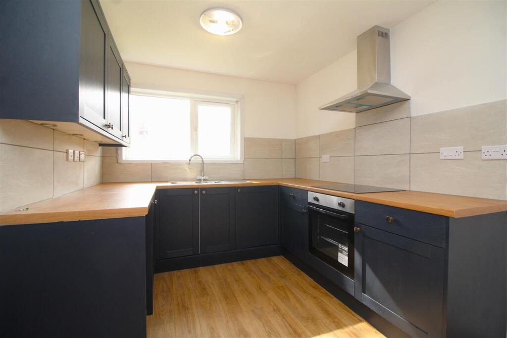 kitchen 1.JPG