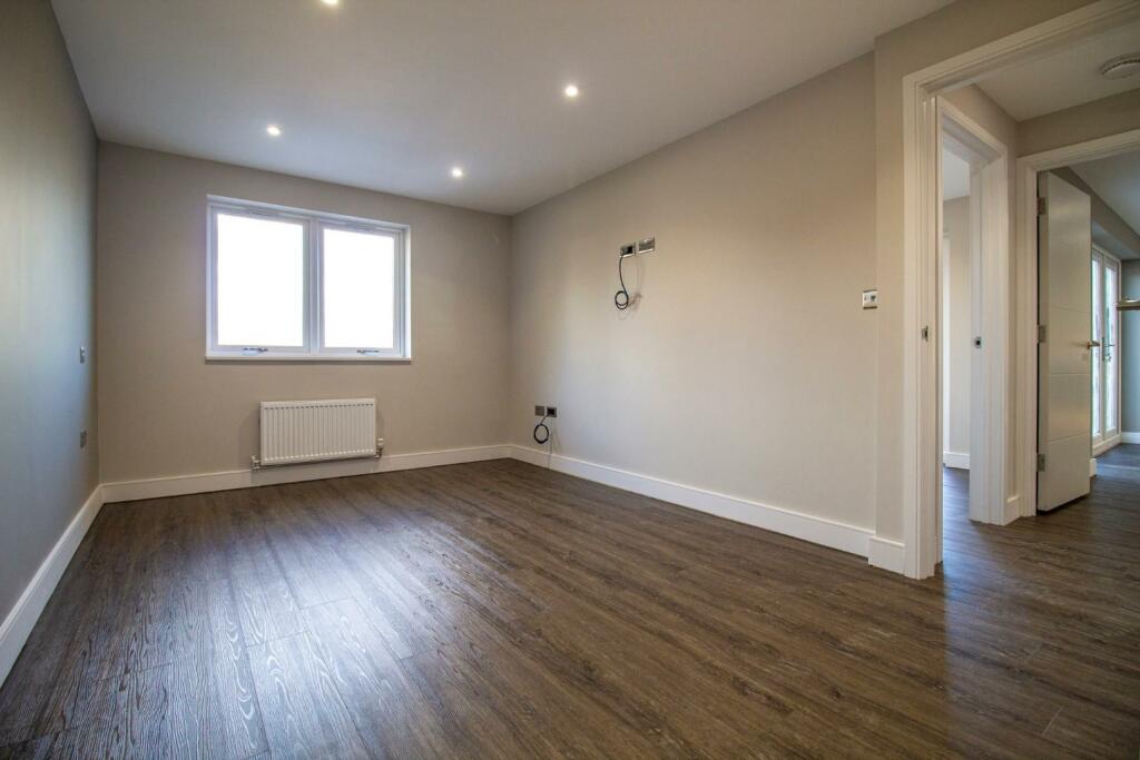 Petticoat Lane, BSE [Bedroom] 01.jpg