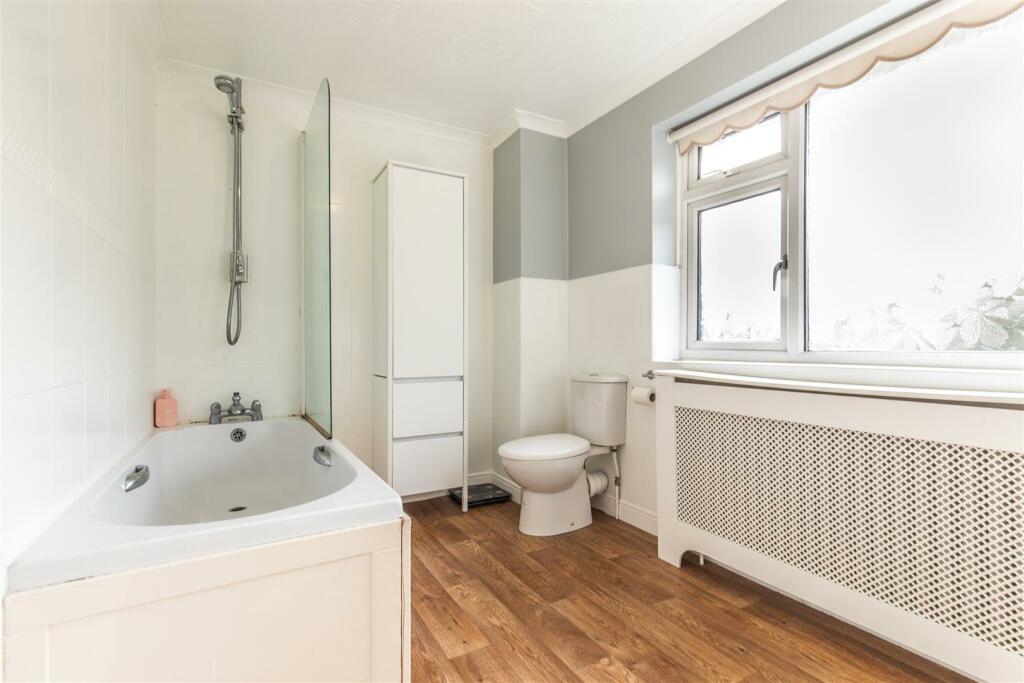 3 Henderson Close27.jpg