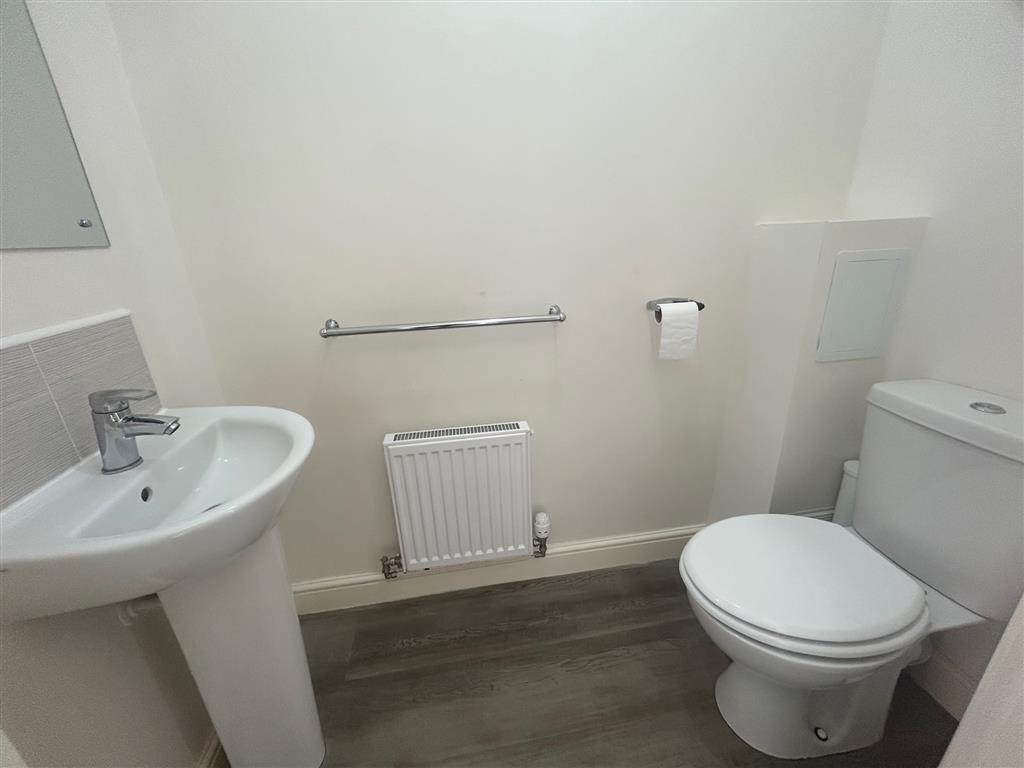 Cloakroom/wc