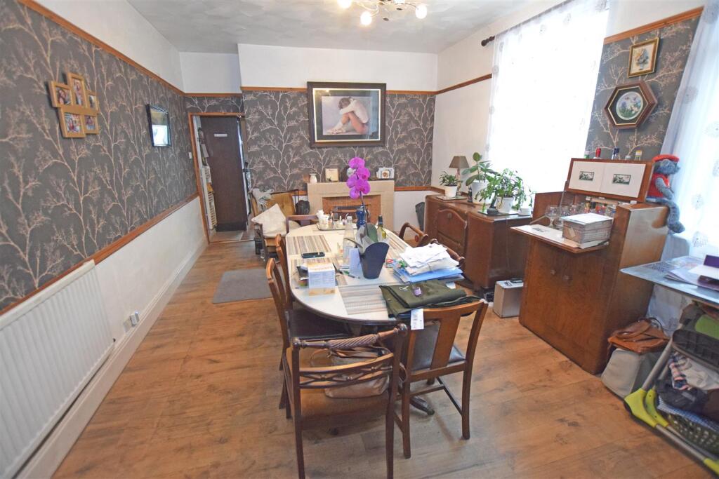 dining room.jpg